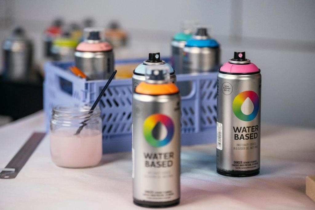 Eco-friendly water-based spray paint for street art and mural painting