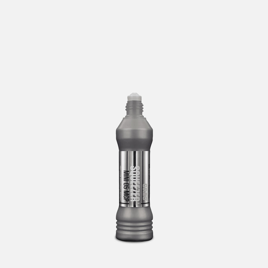 Grog squeezer mini 05 mcp mercury chrome marker on a grey background 