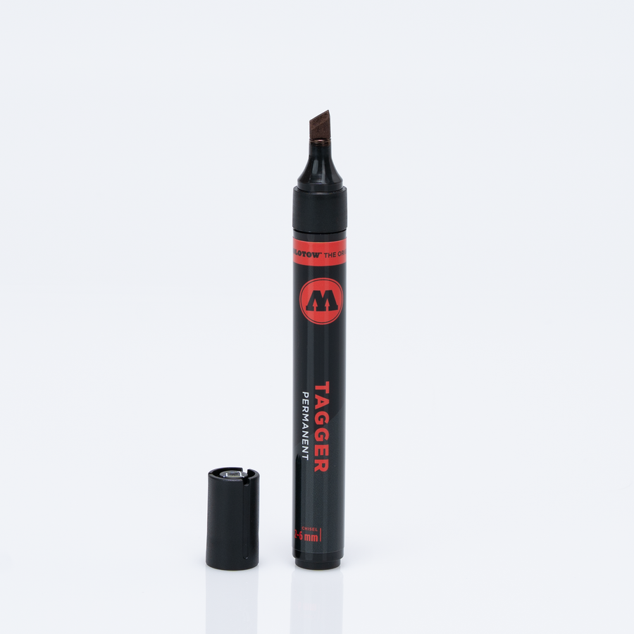 Molotow Tagger Black - 2mm - 6mm Chisel Tip