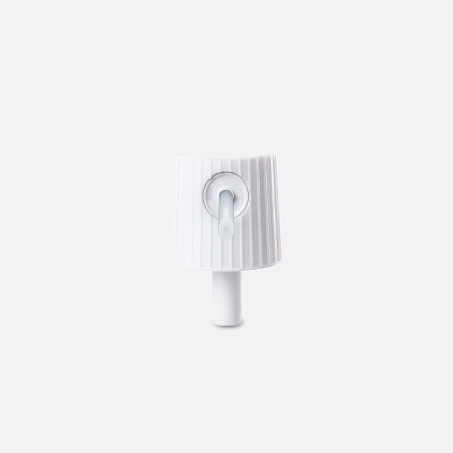 white New York needle cap for ultra fine lines 